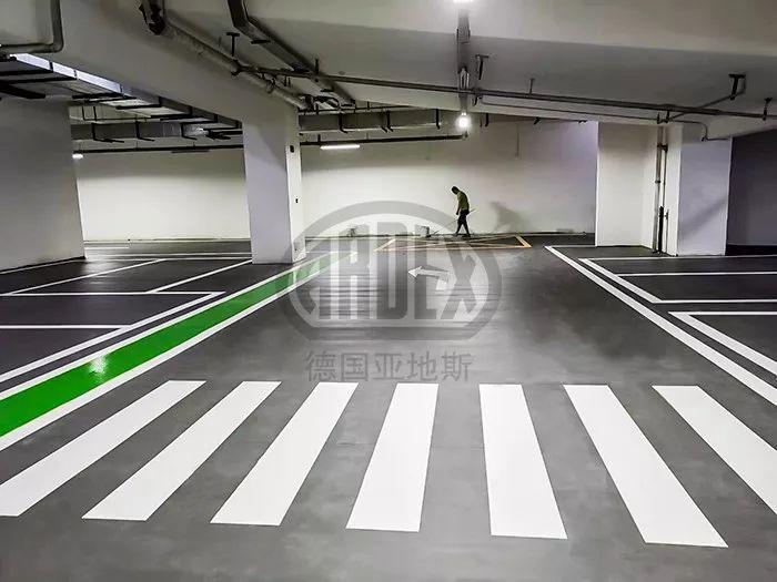 【案例分享】亞地斯水泥基面自流平又出爆款！鄭州龍湖金融島停車庫