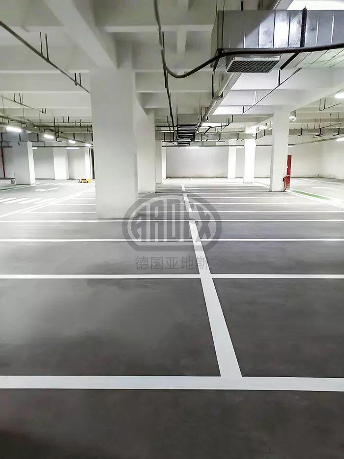 【案例分享】亞地斯水泥基面自流平又出爆款！鄭州龍湖金融島停車庫